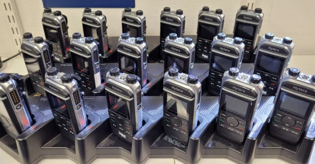 Hyr komradio av oss på Radiosystem! 
Våren och sommaren närmar sig med stormsteg och med det alla event, passa på att hyra radio av oss på Radiosystem för att förenkla kommunikationen. Perfekt för samordning för arrangörer, parkeringar, föreningar mm.